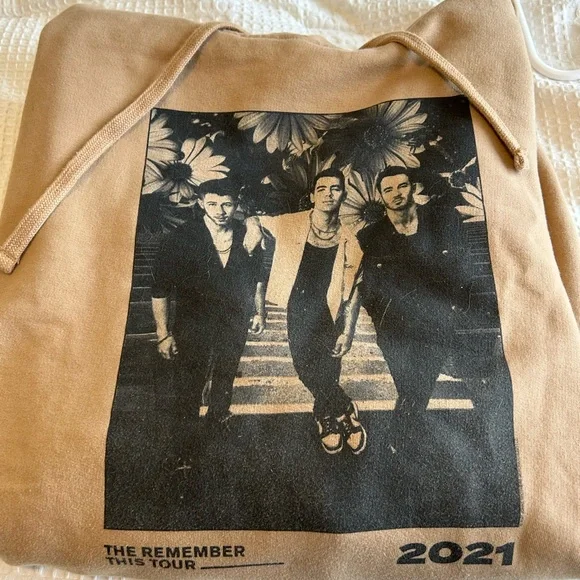 Jonas Brothers Concert Tour Sweatshirt Size Large! - Picture 4 of 6